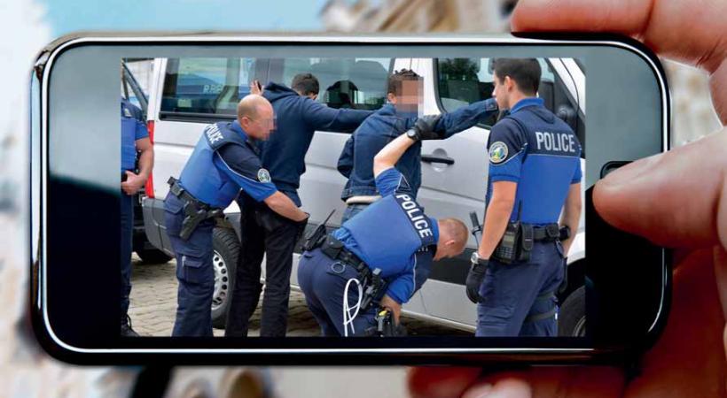 Le copwatching, c’est la surveillance de la police de rue par des citoyens ordinaires.