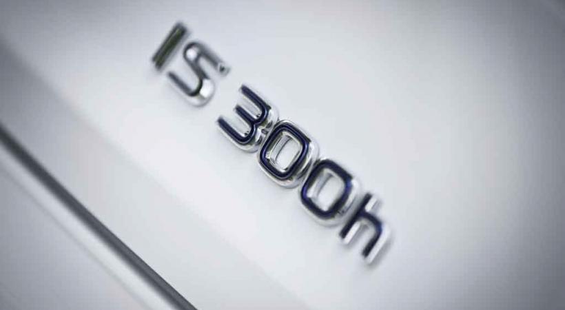 LEXUS IS 300H F SPORT