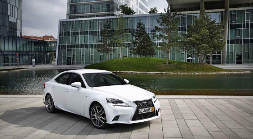 LEXUS IS 300H F SPORT
