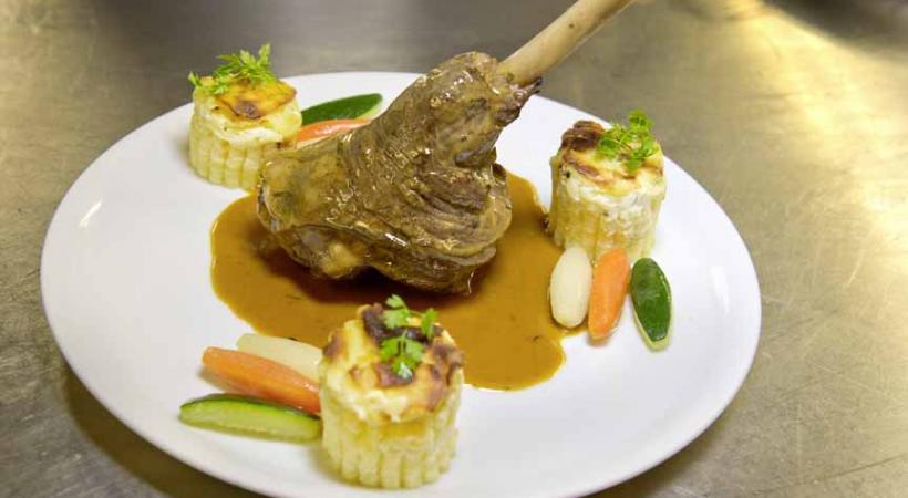 Souris d'agneau et son jus de thym