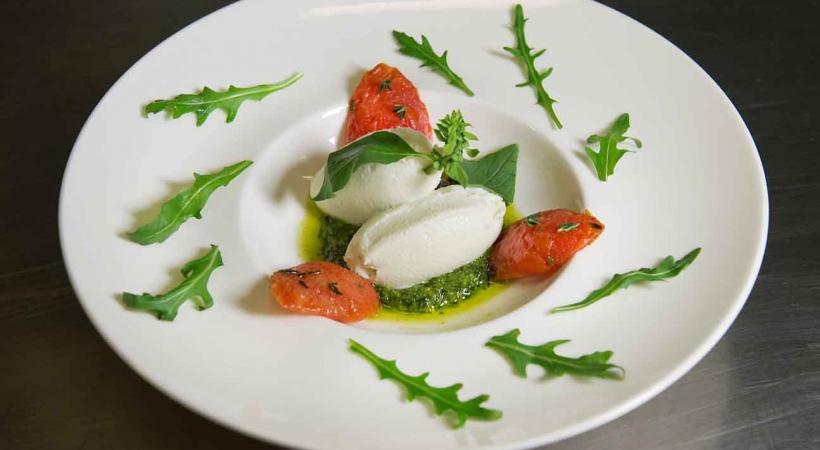  Buratta au lait de vache, roquette et pesto par Boris Spicher. 