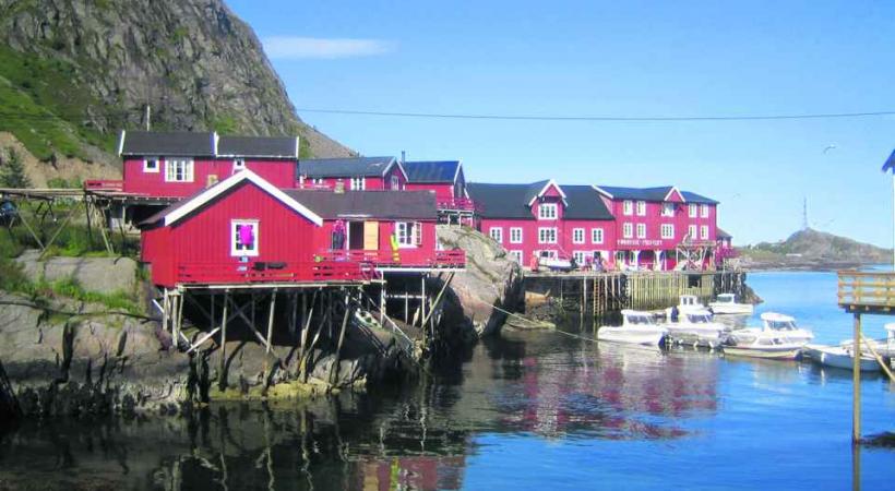 On peut prendre le temps de visiter quelques petits villages, avant de reprendre le bateau plus loin.