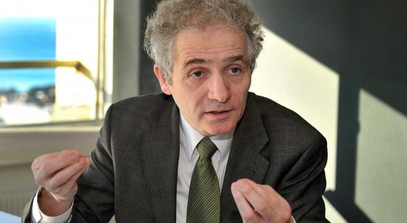  Jean-Yves Pidoux. VERISSIMO