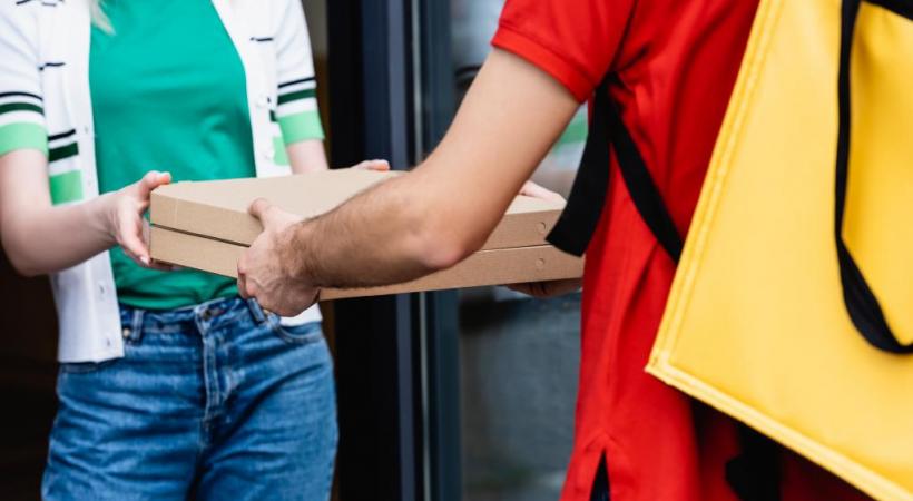 Les plateformes de livraison assurent prendre toutes les mesures pour protéger la sécurité de leurs clientes. 123RF
