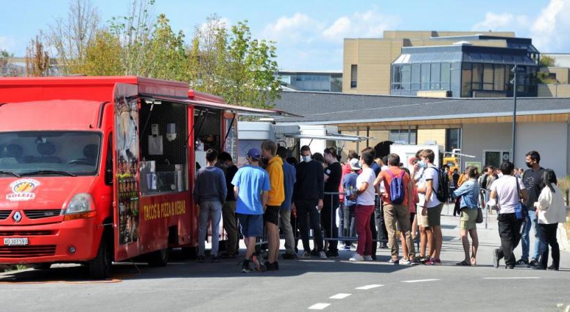 L’EPFL souhaite harmoniser les foodtrucks présents sur son campus. VERISSIMO