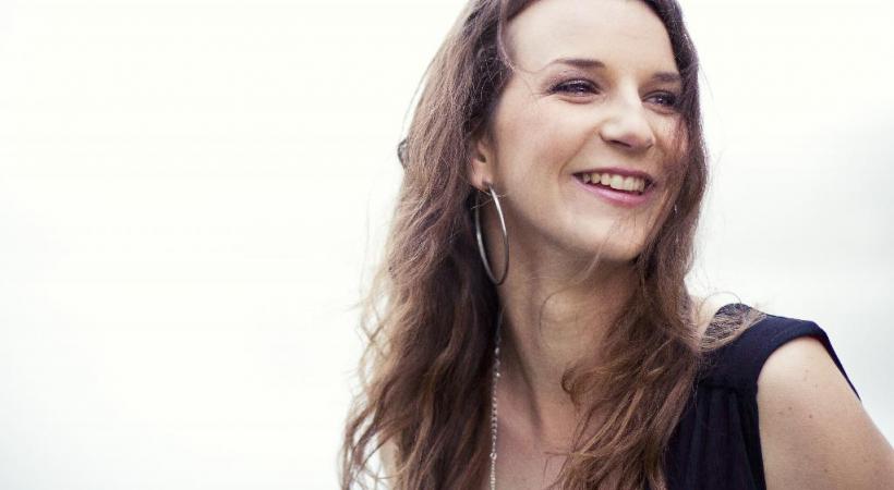  La Lausannoise Amélie Daniel sera l’une des premières chanteuses à participer au projet Home Artist qui invite des musiciens à jouer directement dans les appartements de particuliers.