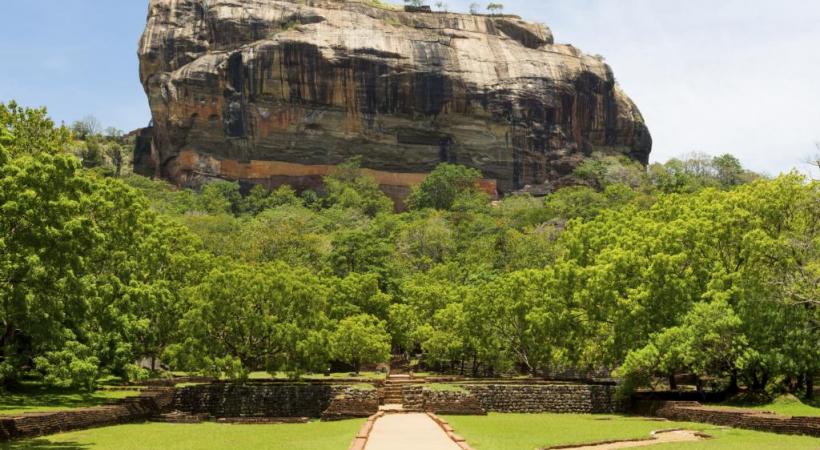 Sigiriya, le rocher du lion. DR