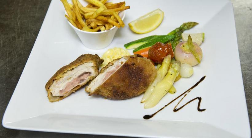  Suprêmes de poulet farcis à la mortadelle