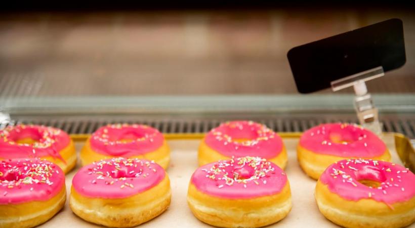 Le Lausannois Xavier Marra a ouvert son magasin de donuts en août dernier et remporte un joli succès depuis. PHOTOS MISSON-TILLE/DR