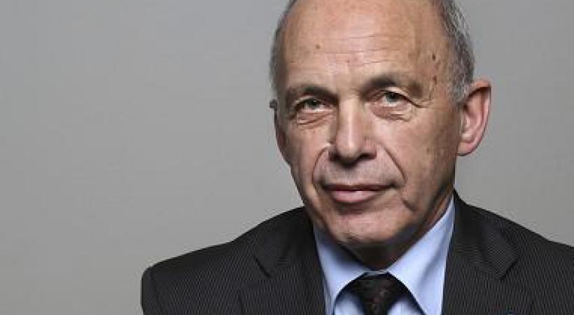   Ueli Maurer. DR