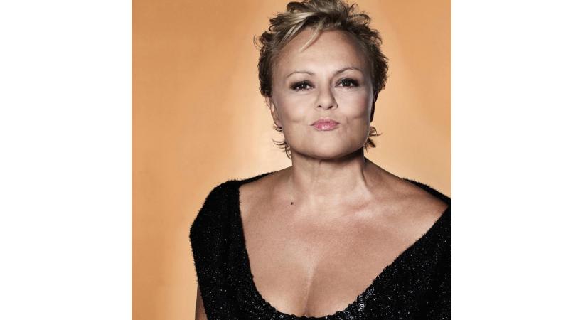 Muriel Robin