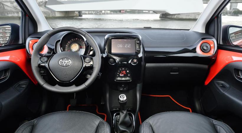 TOYOTA AYGO. DR