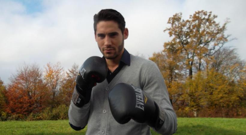 Jamal Dlala: laborantin lel jour, boxeur la nuit. WULLSCHLEGER