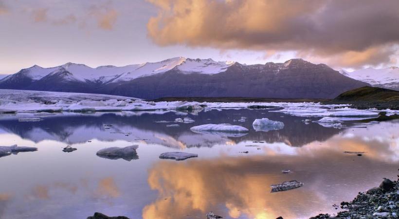 Le cap de Dyrholaey est la pointe la plus méridionale de l’Islande. KONTIKI Une géologie complexe confère à l’île ses incroyables couleurs. KONTIKI La Heimaklettur est le point culminant  de l’île de Heimaey. BERNARD PICHON Godafoss mesure 12 mètres de haut et 30 de large. KONTIKI 
