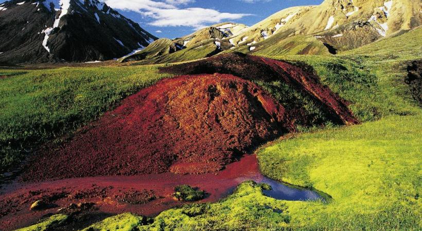 Le cap de Dyrholaey est la pointe la plus méridionale de l’Islande. KONTIKI Une géologie complexe confère à l’île ses incroyables couleurs. KONTIKI La Heimaklettur est le point culminant  de l’île de Heimaey. BERNARD PICHON Godafoss mesure 12 mètres de haut et 30 de large. KONTIKI 