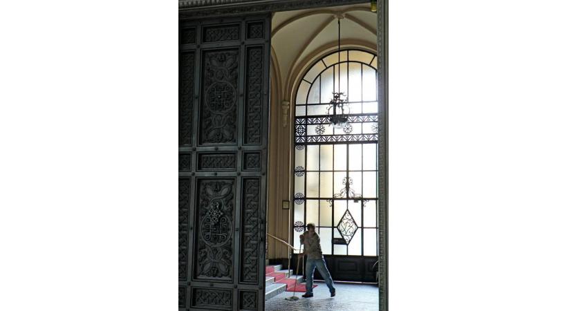  Bientôt des loges de concierges à la Parisienne? dr
