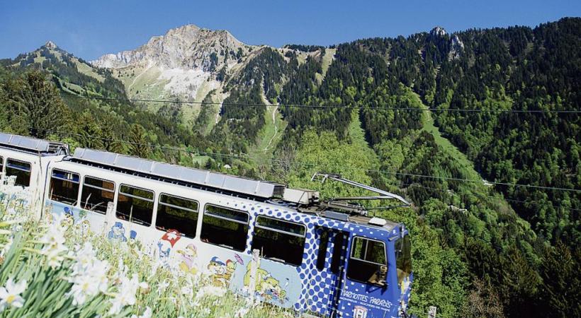 Depuis les Rochers-de-Naye, une vue d’exception sur le Léman.  Se rendre aux Pléiades en 40 minutes. La «Love Yourte», événement 2015, aux Rochers-de-Naye. Détente aux Pléiades. 