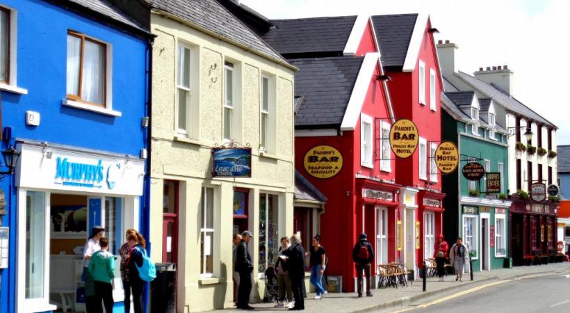  Dingle aligne un nombre considérable de bars et restaurants. 