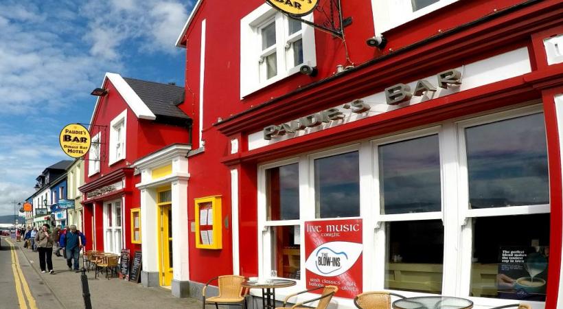  Dingle aligne un nombre considérable de bars et restaurants. 