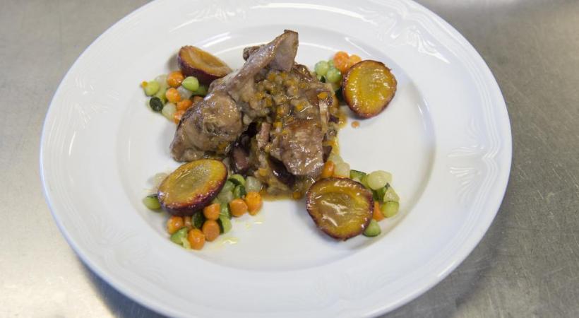  Râbles de lapin aux pruneaux 