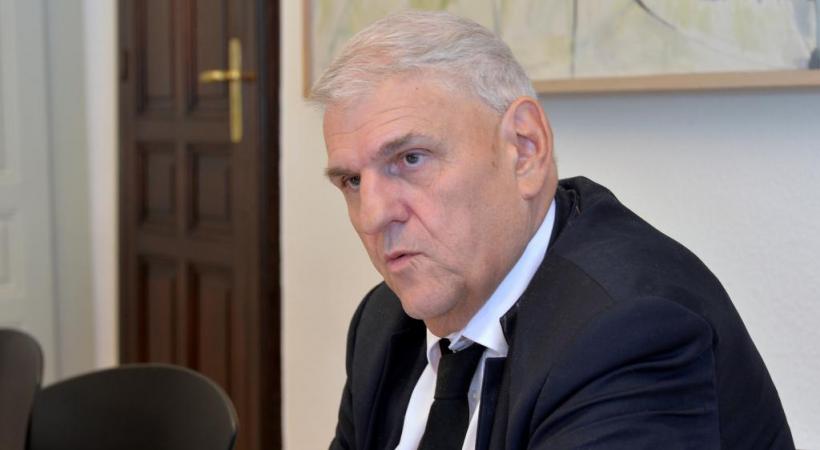  Daniel Brélaz est plus décidé que jamais de ne pas abandonner le champ politique après son retrait de la Municipalité. VERISSIMO