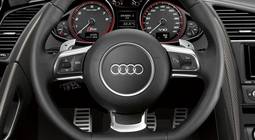AUDI R8 