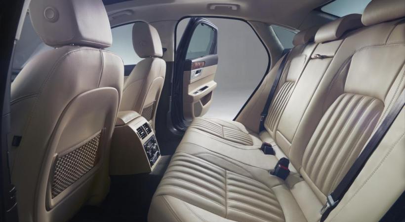  JAGUAR XF 30D