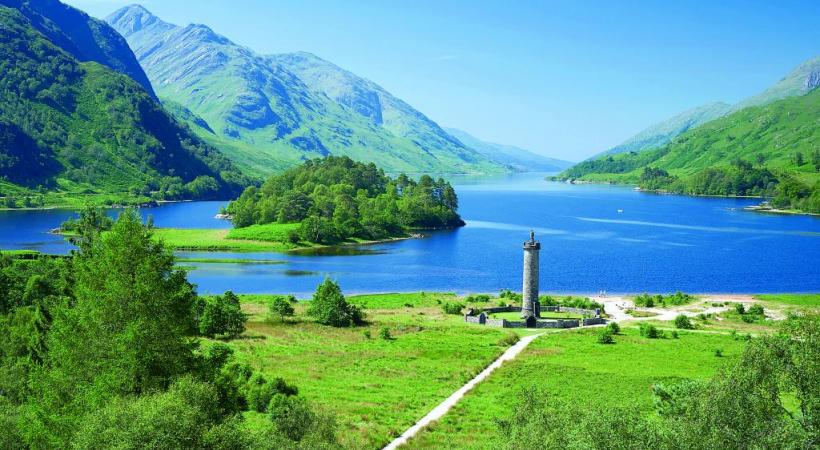 Le Monument de Glenfinnan, à la gloire du prince Charles Edouard Stuart. DR