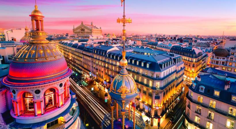 Paris est réputée pour la beauté de ses bâtiments, le côté typique de ses rues et sa représentation de la gastronomie française. DR