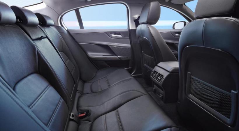 JAGUAR XE 2.0T PRESTIGE
