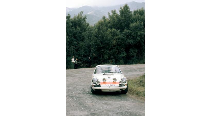 PORSCHE R