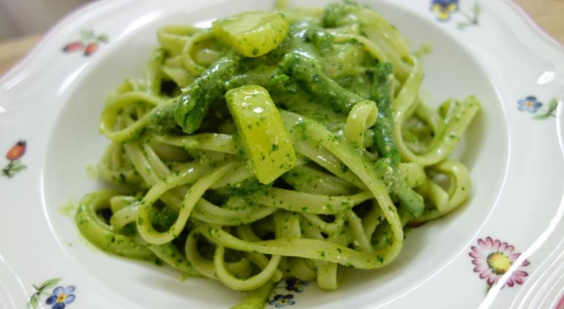 Pâtes à l’authentique «pesto genovese». dr