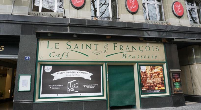  Le Café-Brasserie Le Saint-François a fermé ses portes. kottelat