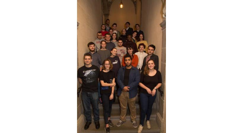 Des membres du Conseil des Jeunes de Lausanne à l’Hôtel de Ville. Dr