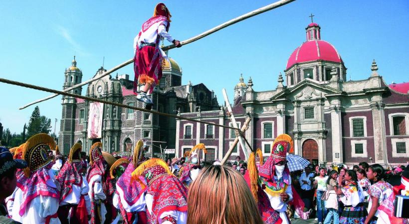 Le calendrier des fêtes fait la place belle au folklore traditionnel. DR 