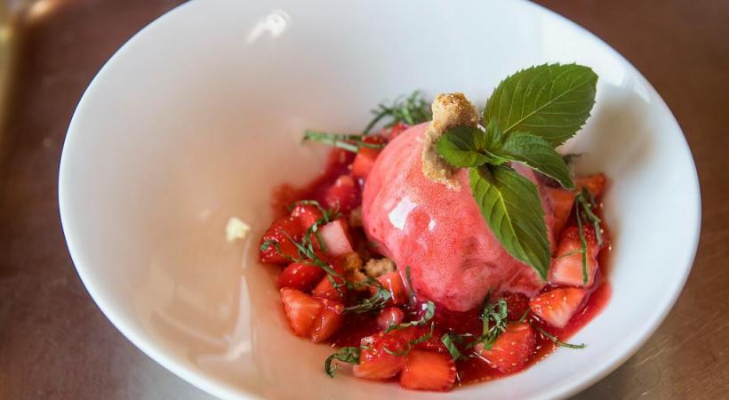 Soupe de fraises à la menthe et son sorbet