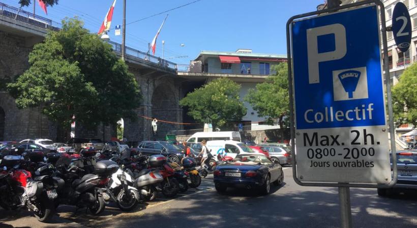  Les panneaux arborent désormais les nouveaux horaires soumis à paiement. PK