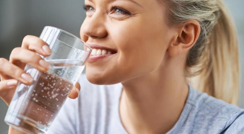  Boire 1,5 litre par jour est suffisant pour garder son corps bien hydraté. ISTOCK