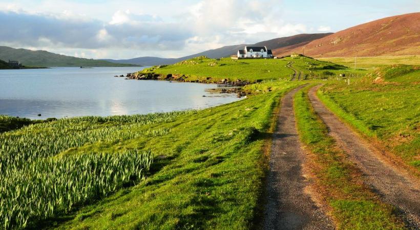 Pas moins d’une centaine d’îles forment les Shetland. 