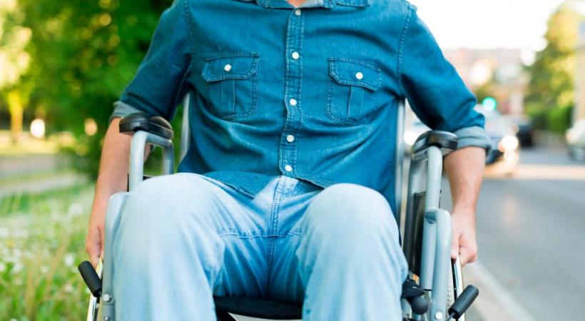 Lausanne compte 94 places jaunes destinées aux personnes en situation de handicap. 123RF