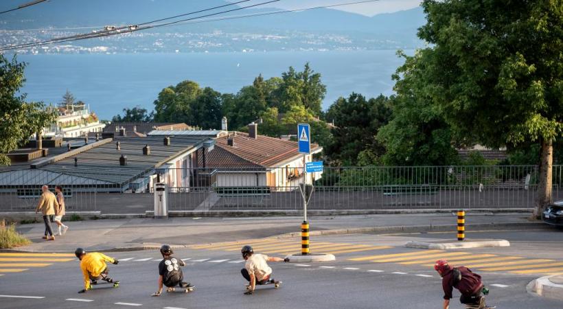 Les meilleurs riders peuvent atteindre la vitesse vertigineuse de 120 km/h. PYTHON