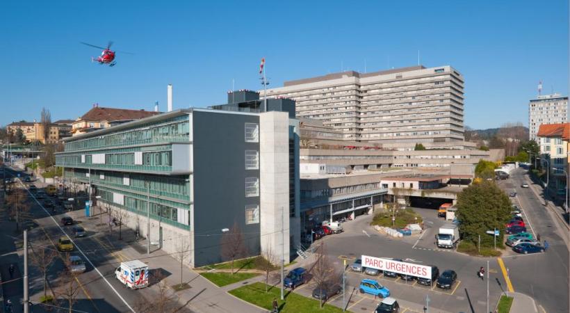  Le CHUV possède la deuxième plus grande cuisinière hospitalière de Suisse romande. Près de 7000 repas y sont préparés chaque jour. dr