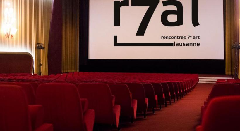  Objectif: créer autour du cinéma un événement ouvert à tous et décliné sur plusieurs modes. dr