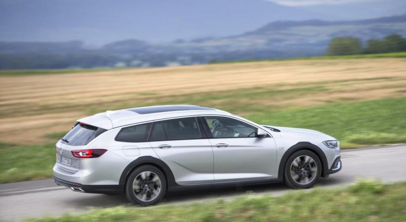 OPEL INSIGNIA COUNTRY TOURER 