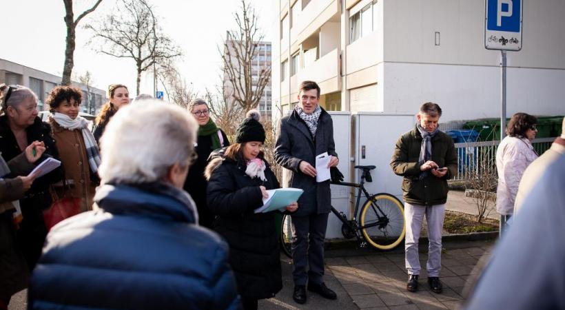 La balade exploratoire s’est déroulée en présence de David Payot, municipal en charges des quartiers. MISSON