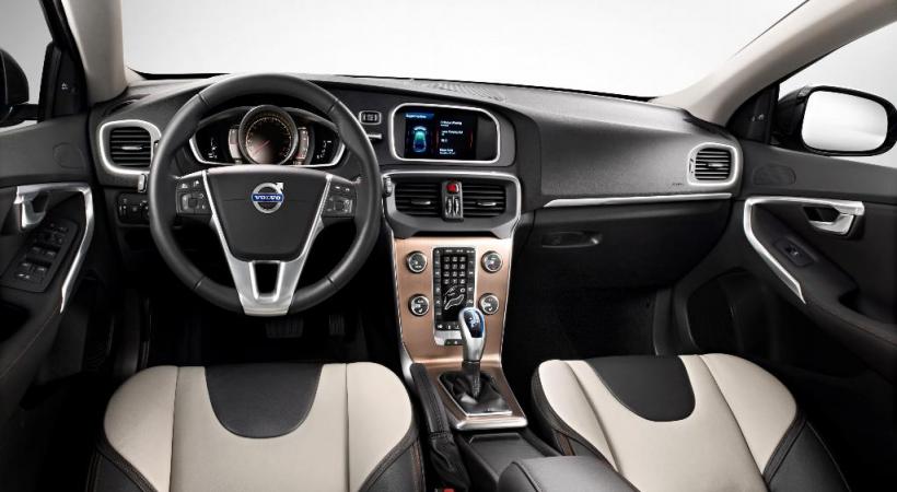  VOLVO V40 CROSS COUNTRY D4