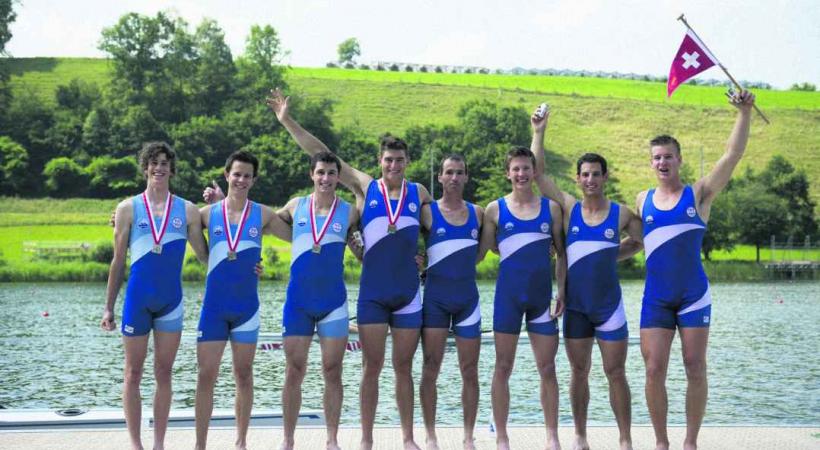 Le doublé en 4x avec (de gauche à droite)Guillaume Sommer, Jérôme Voelke, Jérémy Maillefer, Augustin Maillefer, Fredéric Hanselmann, Vincent Giorgis, Romain Loup et Barnabé Delarze.