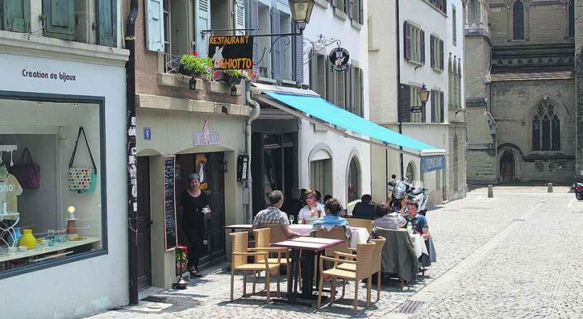 Trois petites terrasses qui vont devoir fermer beaucoup plus tôt. 