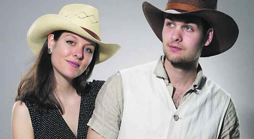CHAPEAUX - Une touche glamour