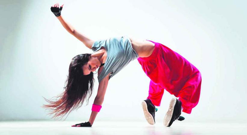 la Ville de Lausanne a décidé de réunir ses commissions de la danse et du théâtre en une commission unique des arts de la scène.